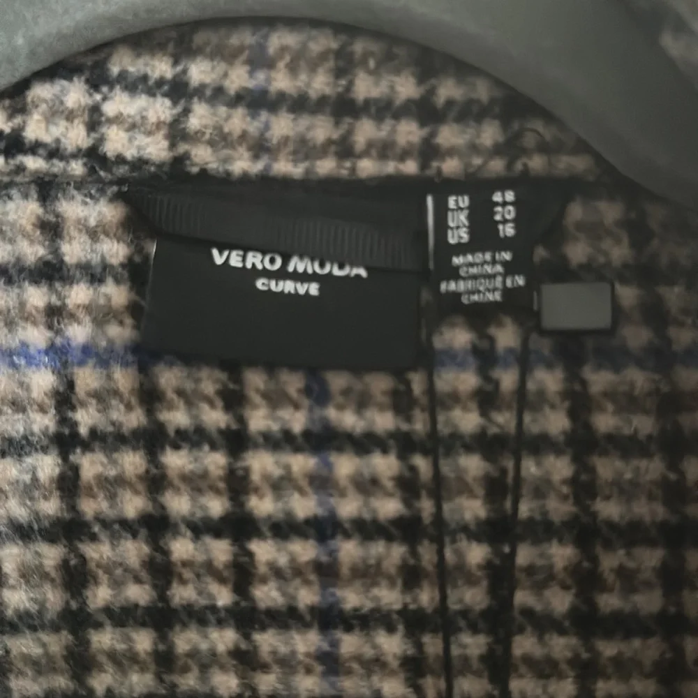 Super cute Vero Moda Wool plaid coat shacket Jacket - Picture 5 of 9